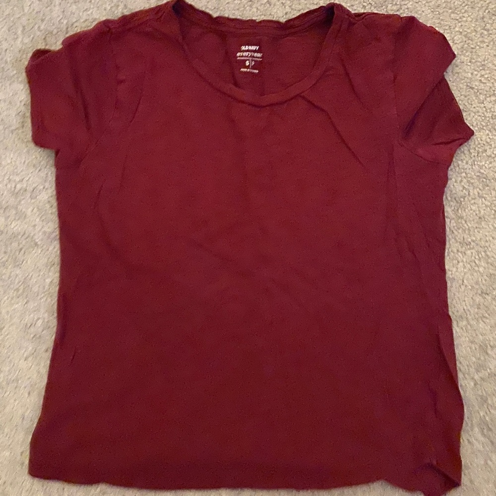 Old Navy Basic Tee in Red